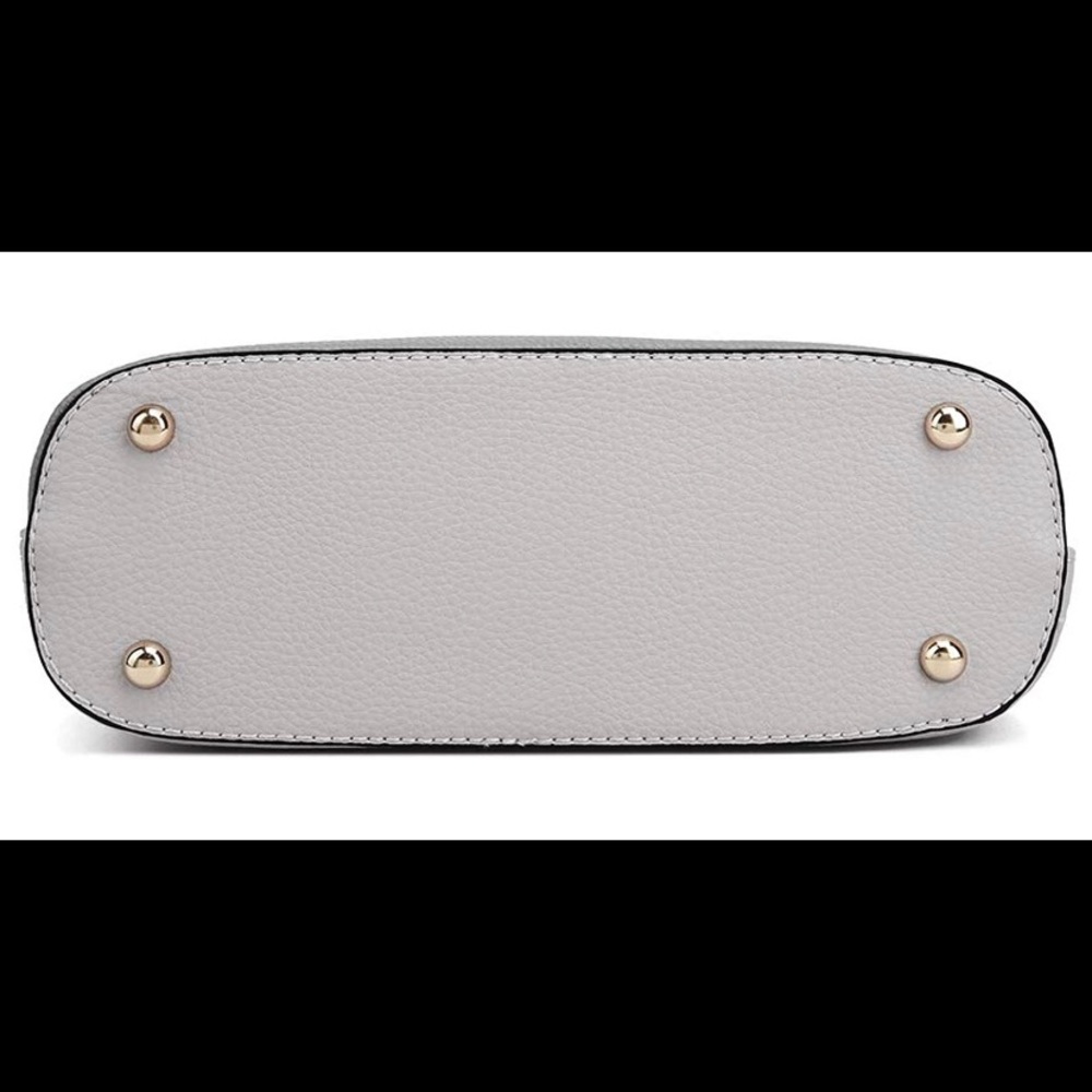 Light weight medium crossbody bag with tassel - Picture 7 of 8